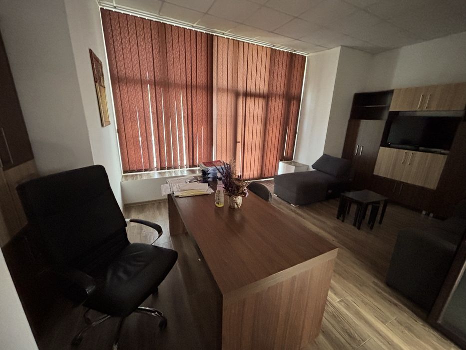 Inchiriez spatiu comercial