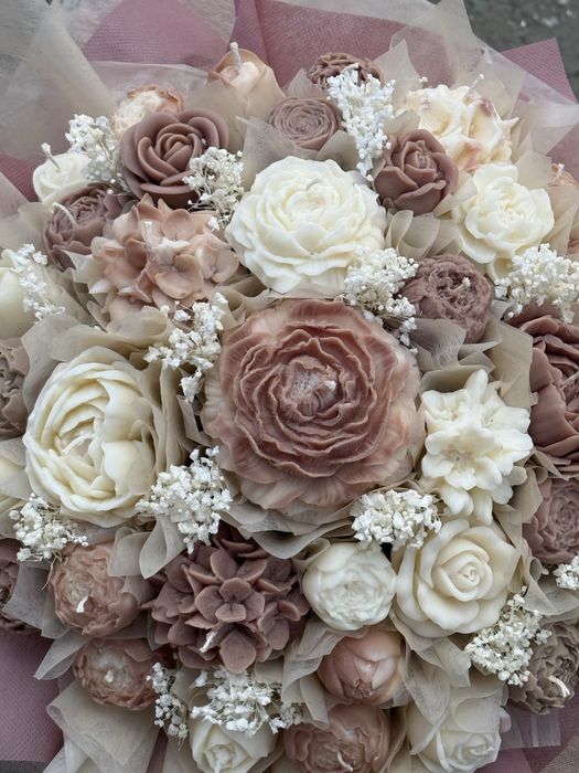 Букет-соеви свещи ,цветя