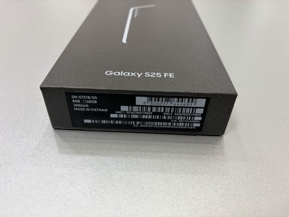 Samsung Galaxy S25FE 5G, 128 gb, 8 gb ram, JetBlack, nou la cutie