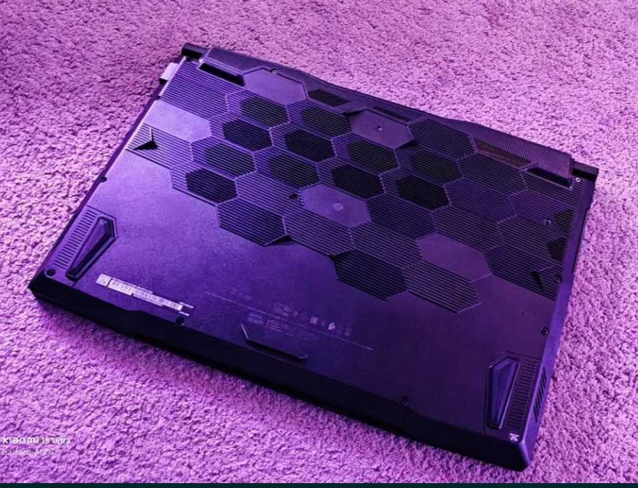 Laptopul de gaming MSI Katana 17b12v