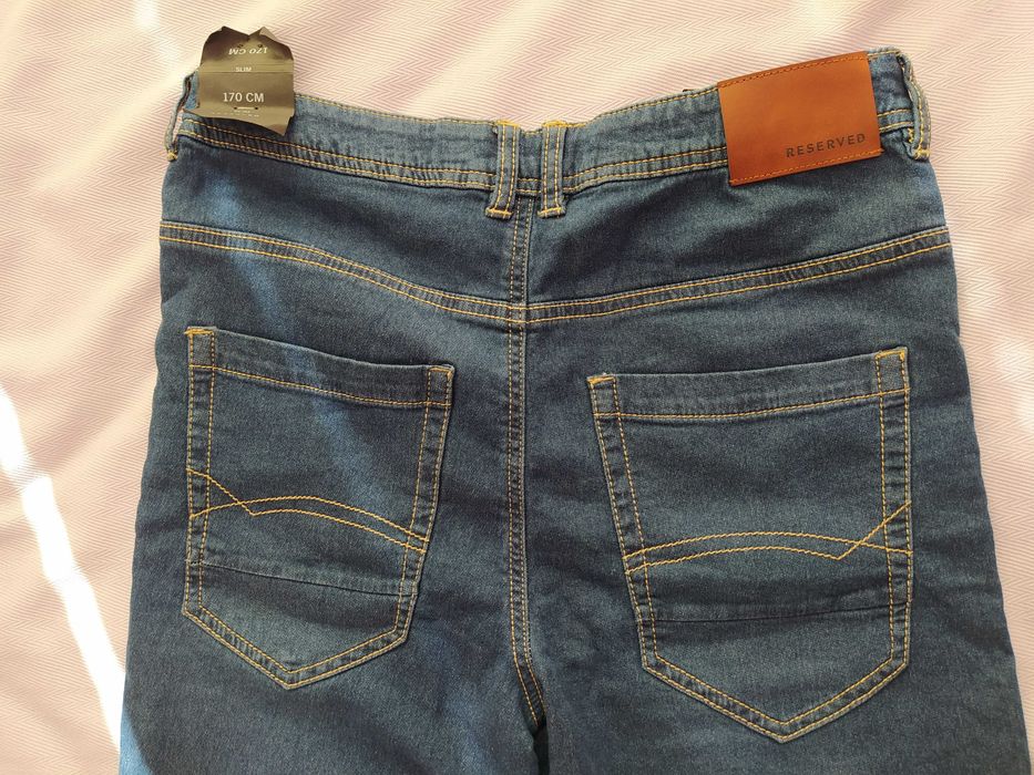 Чисто нови еластични дънки RESERVED, slim, за ръст 170 см.