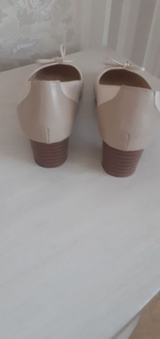 Продам  женские туфли