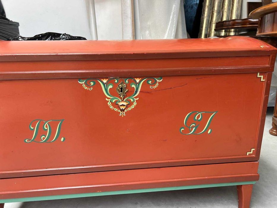 Cufar pictat de dimensiuni mari!