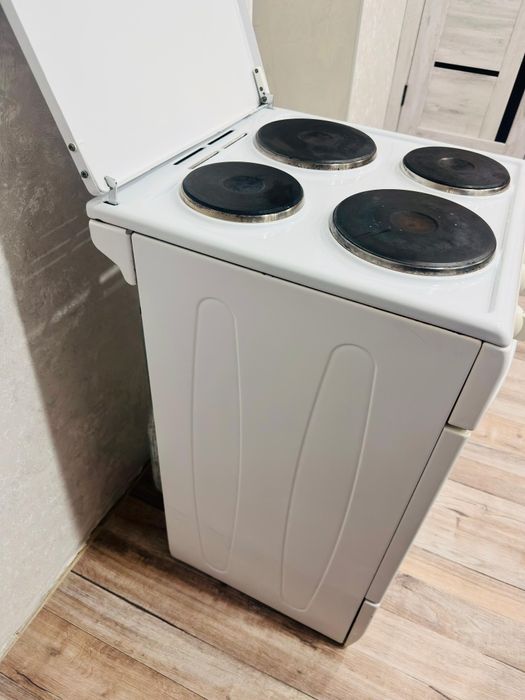 Продам электро плиту BEkO