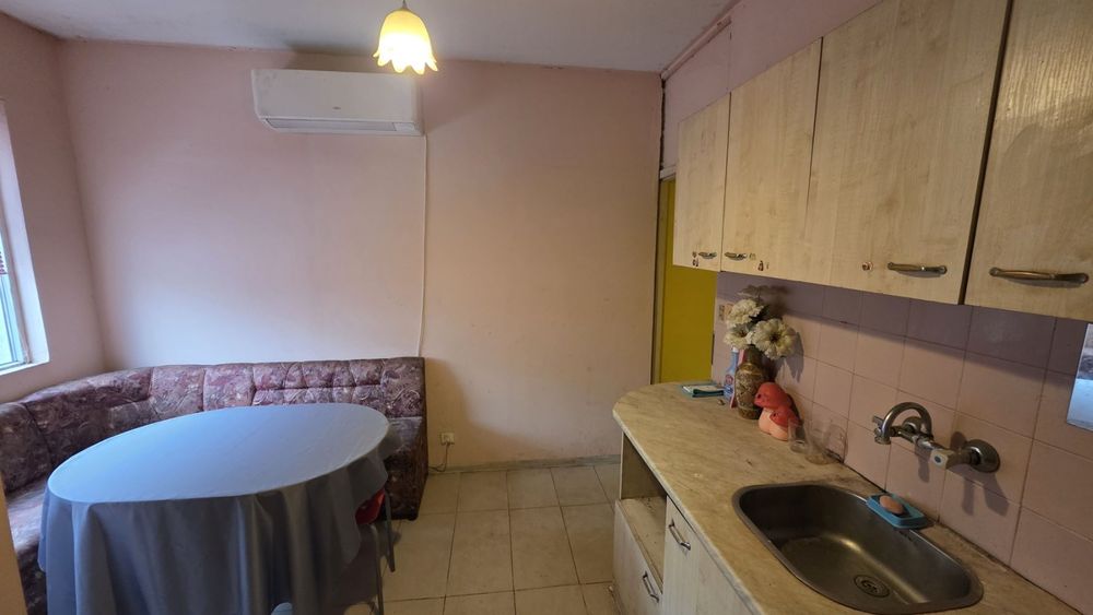 Продава се Тристаен апартамент в Плевен, Индустриална зона - 86 кв.м за 581 €/кв.м - Снимка #3