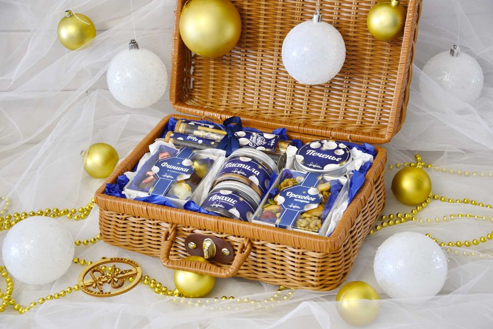 Корпоративные подарки, наборы на Новый год 2026, новогодние корзины