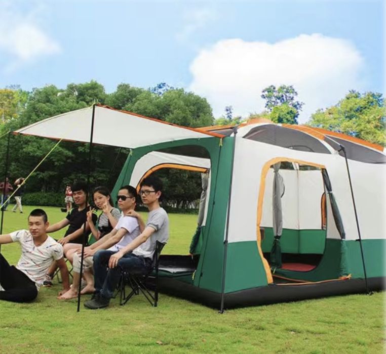 Палатка. В комплекте все неоходимое.