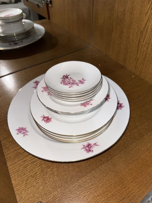 ПРОДАМ столовый сервиз ГДР