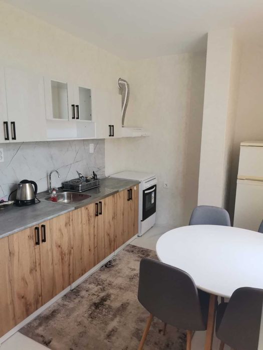 Дава се под наем Тристаен апартамент в Търговище, Център - 80 кв.м за 336.6 € - Снимка #3