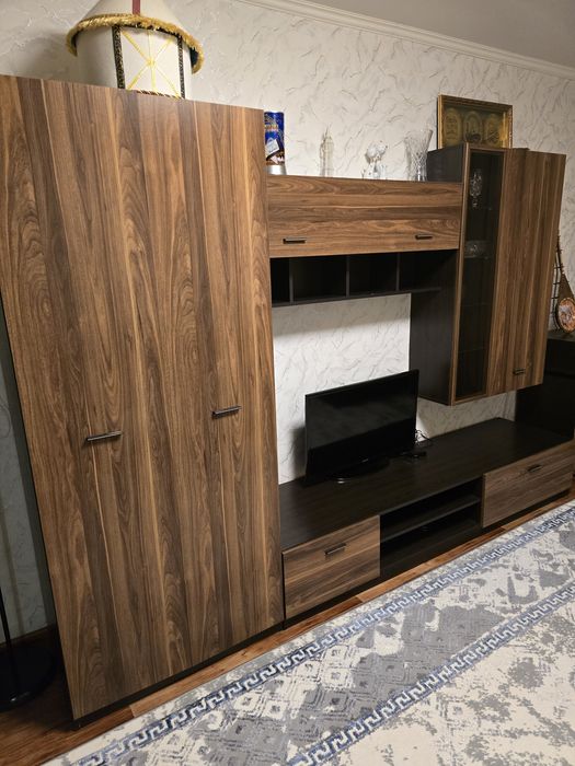 Продам стенку в хорошем состояний