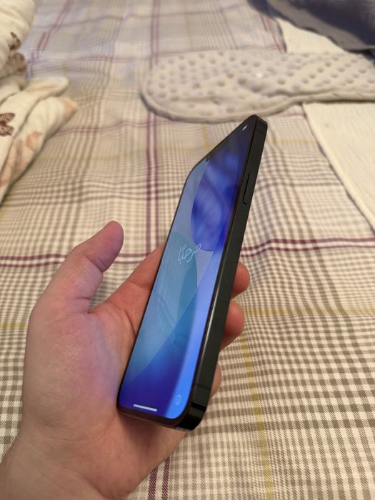 Продается iPhone 13 Pro Max 256GB в цвете Alpine Green.