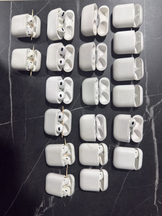 Vand diferite modele de AIRPODS