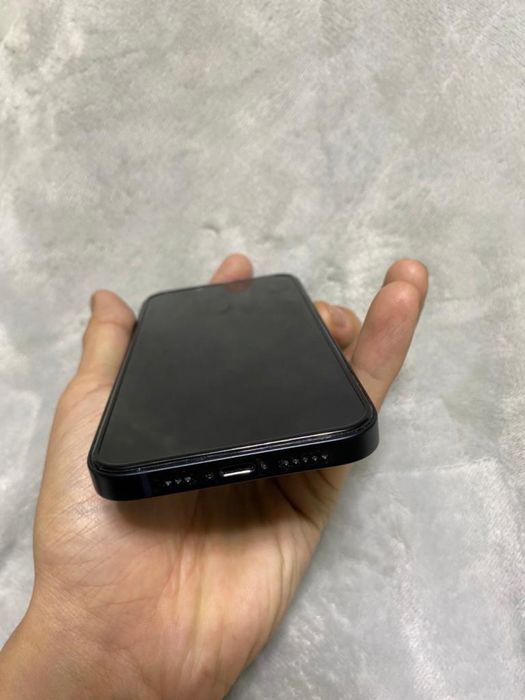 Продам Iphone 13 с гарантией