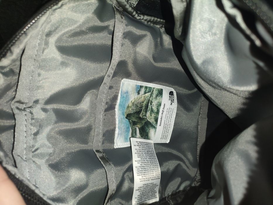 Продам барсетку The north face