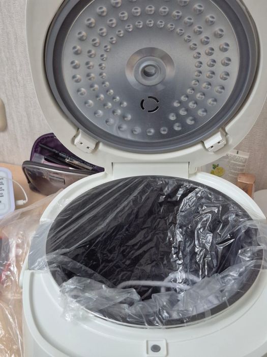 Продам новую Мультиварку