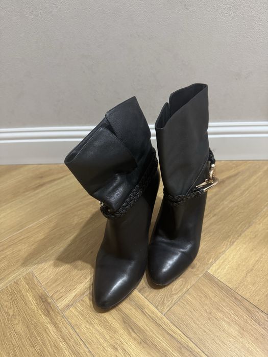 Кожаные демисезонные  ботинки