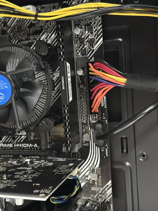 Unitate Gaming Pc Intel i3 10100F 8Gb Ddr4 RX550 4Gb Ssd480Gb Garantie