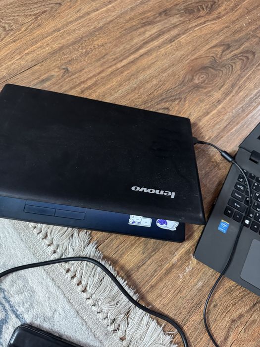 Ноутбук LENOVA рабочий. Очищенный.