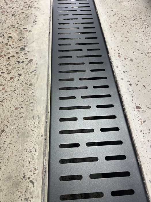 Plastik va temir lotoklar