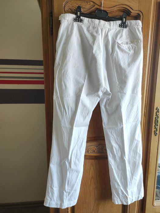 Pantalon specifici pentru medici si asistenti medicali