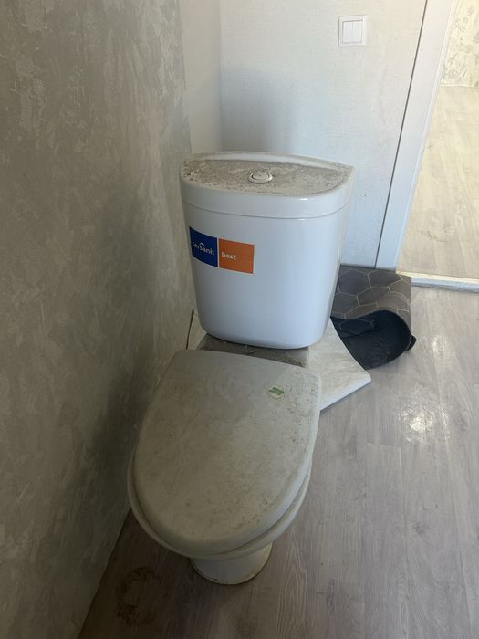 Унитаз с бачком