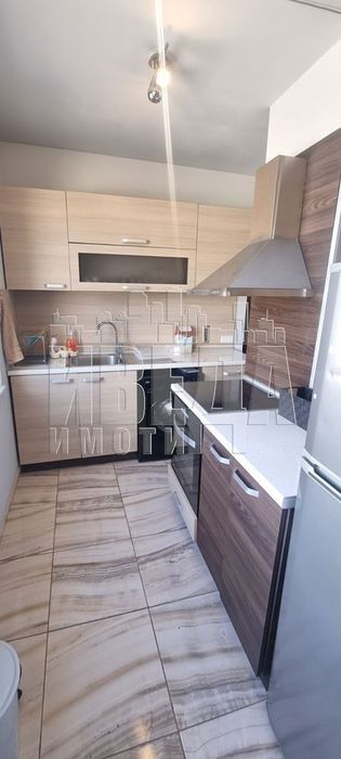 Продава се Двустаен апартамент в Варна, Левски - 102 кв.м за 1324 €/кв.м - Снимка #2