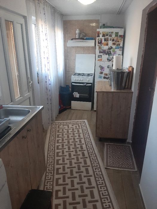 Casa și teren de vânzare