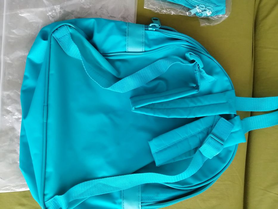 Детска раница и малка чанта