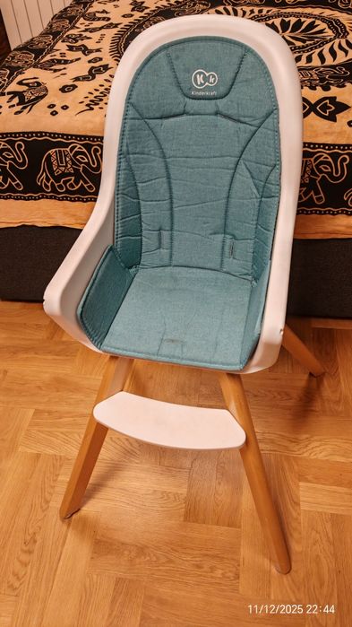 KinderKraft TIXI столче за хранене