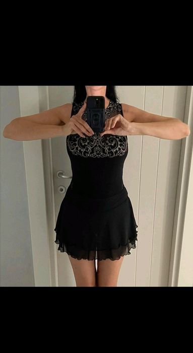 Fusta mini neagra lejera