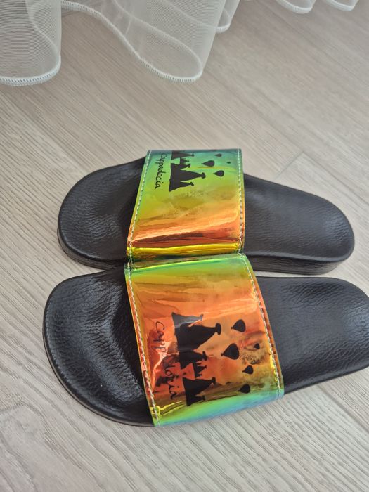 Нови дамски чехли, размер 36, холограмен ефект