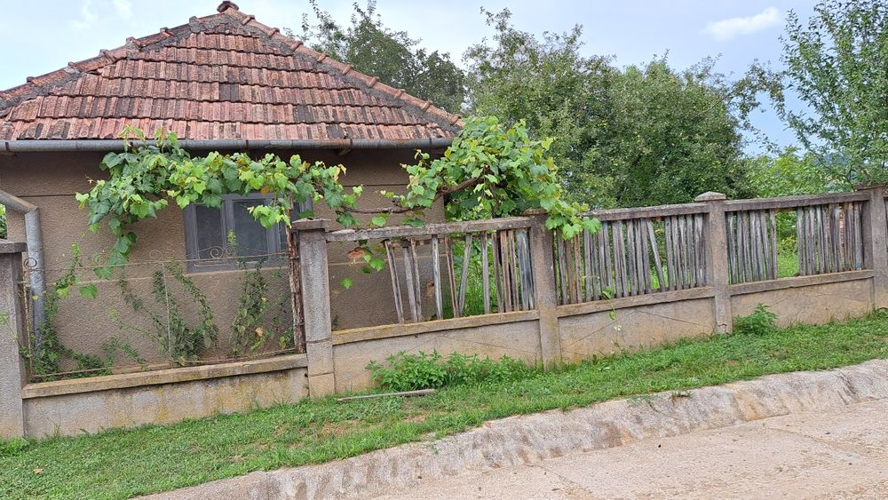 CASĂ DE VÂNZARE LA 2 km de Jibou sat Rona