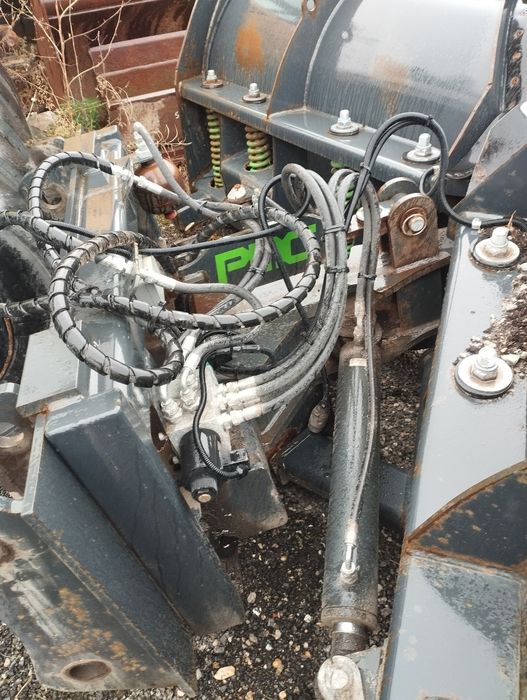 Cupa lama zapada pentru buldoexcavator Caterpillar