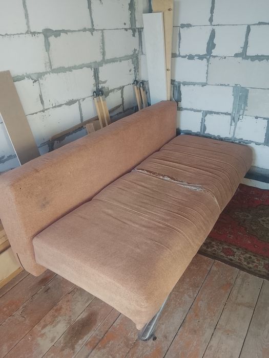 Продам диван на пружинном блоке