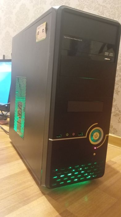 Q9400/Ram4.5Gb/HDD250/Radeon