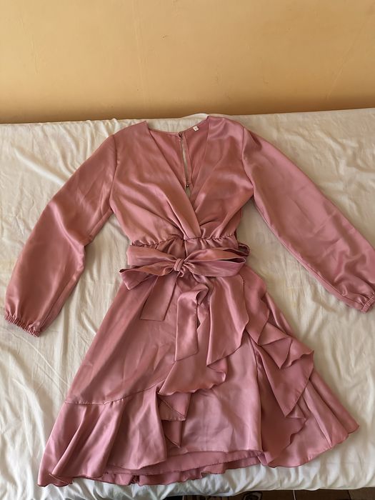 Рокля с дълъг ръкав