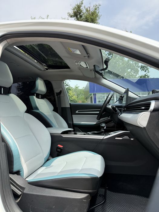 Geely sedan 2023 vs gentra
