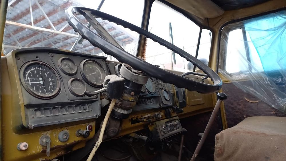 Продам УРАЛ 5557 селхозник 1992 года