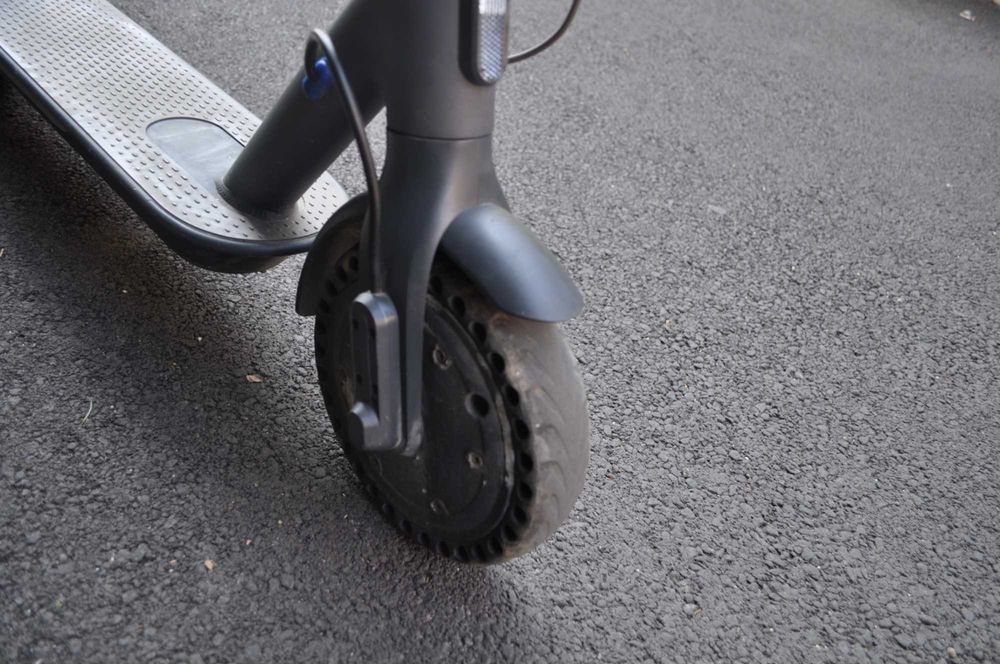 Trotineta electrica Xiaomi Mi Electric Scooter 3