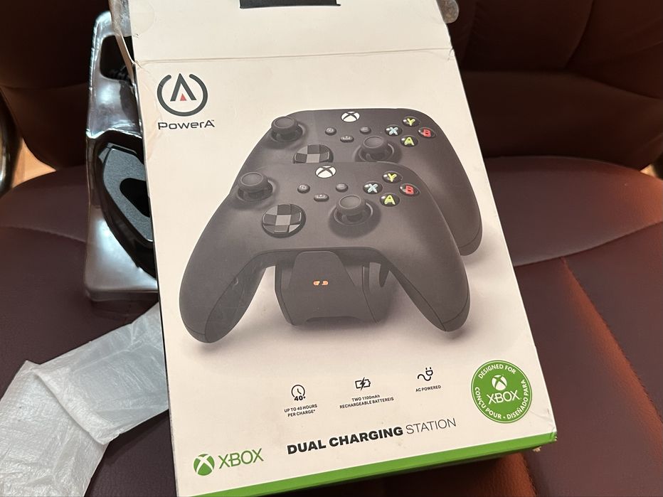 БЕЗЖИЧЕН контролер за XBOX CARBON BLACK и двойна зарядна станция