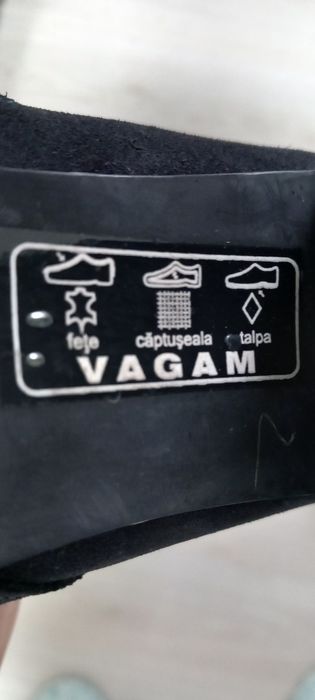 Cizme din piele intoarsa