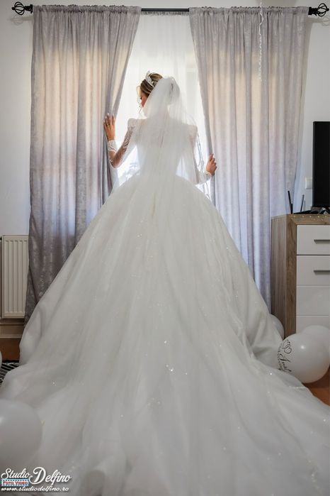 Rochie de mireasă 0-7-5-8-6-3-4-6-3-6
