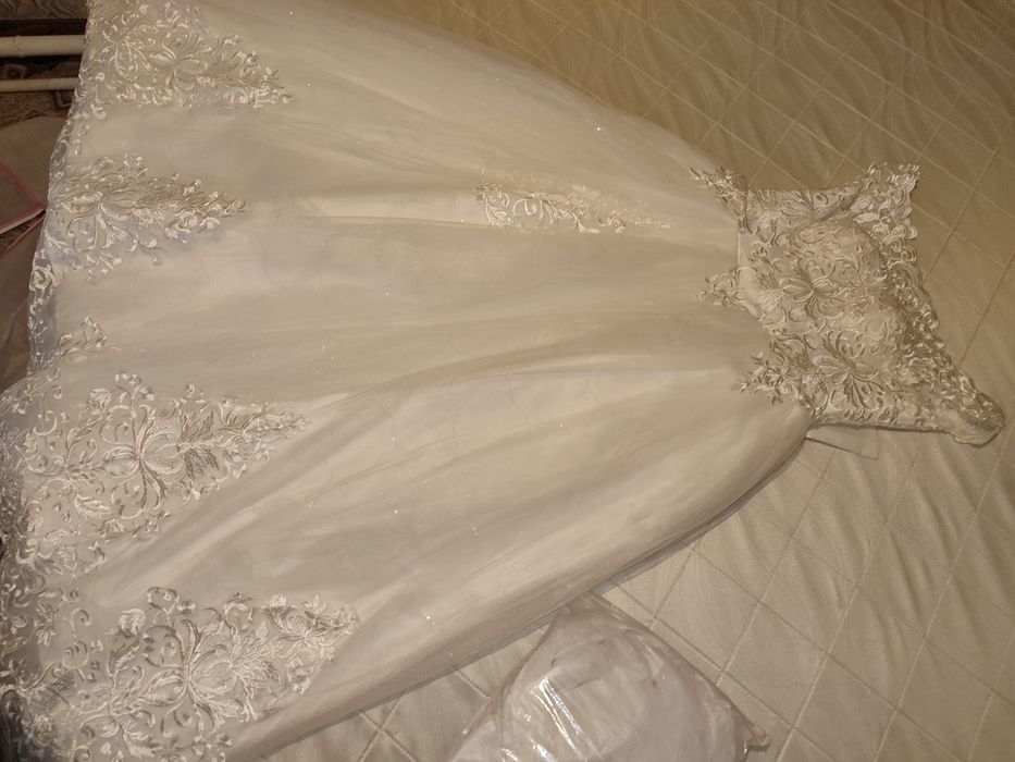 Свадебное платье