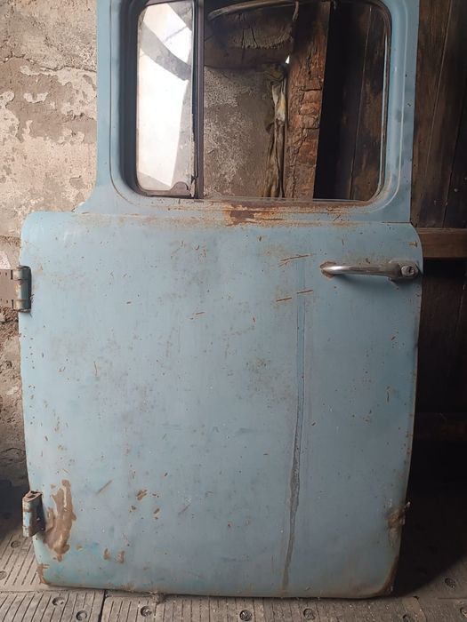 ЗИЛ  130.   двери