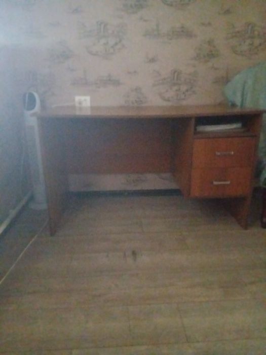 Срочно продаётся стол