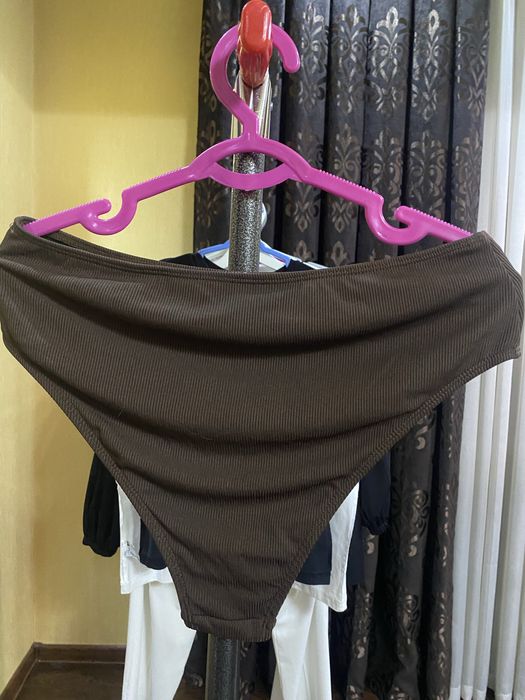 Трендовый купальник в рубчик в цвете «Горький шоколад»