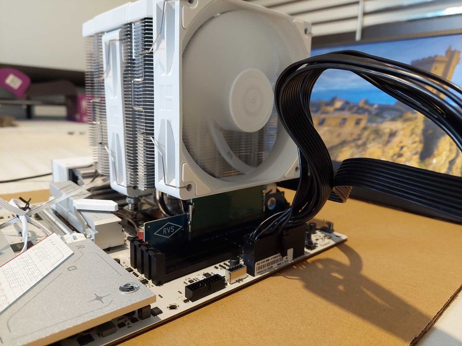 ASUS ROG STRIX B850-A GAMING WIFI +  Thermalright Peerless Assassin 120 Digital White