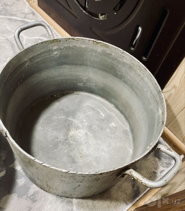 алюминиевая кастрюля