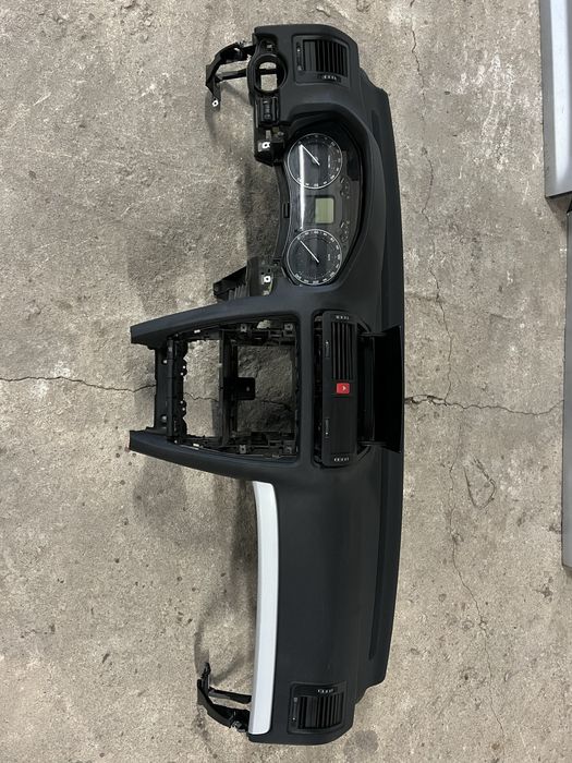 Арматурно табло Skoda Octavia