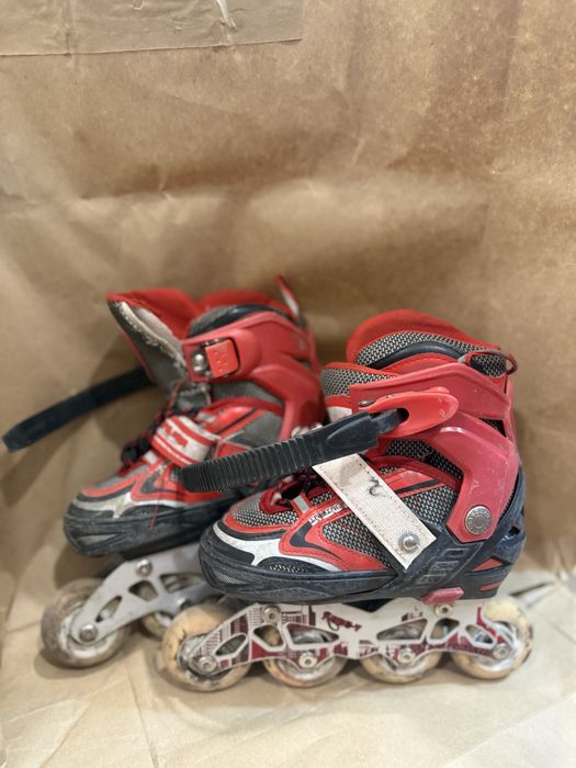 Коньки(5000), ролики (3000) тенге
